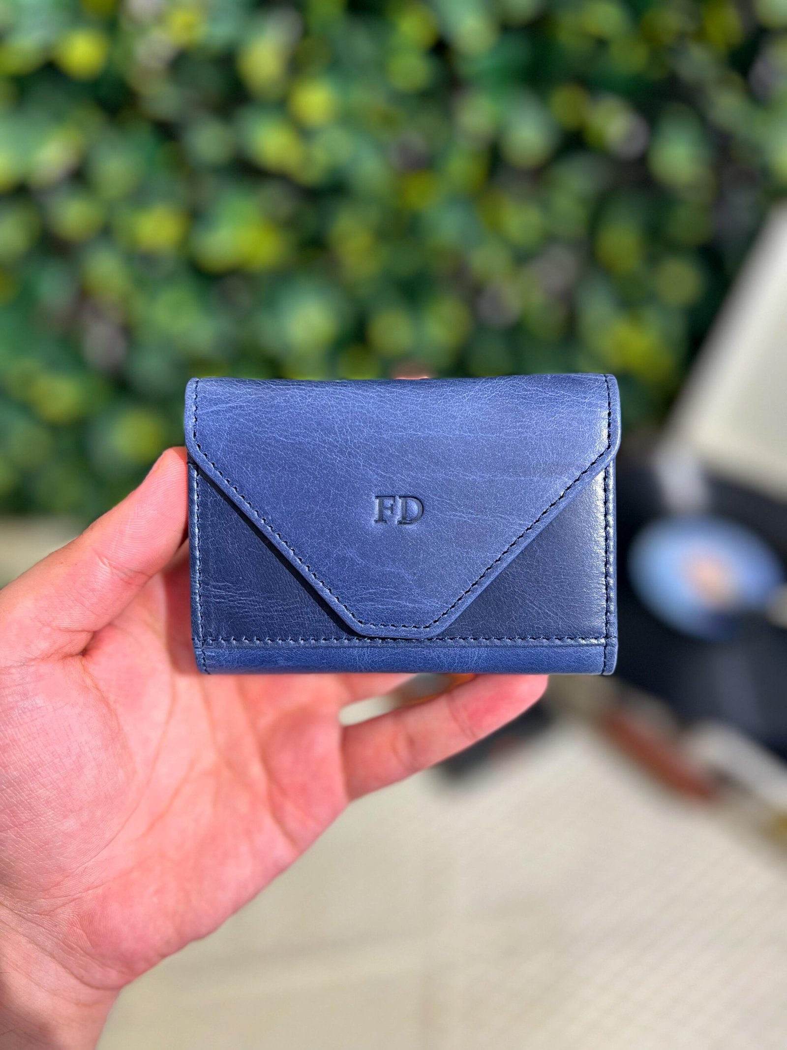 WhatsApp Image 2024-10-01 at 03.18.35 Akordiyon Kartlık Hakiki Deri Mavi 1063