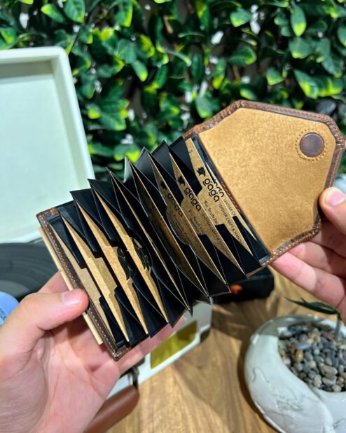 Akordiyon Kartlık Hakiki Deri Fındık 1063