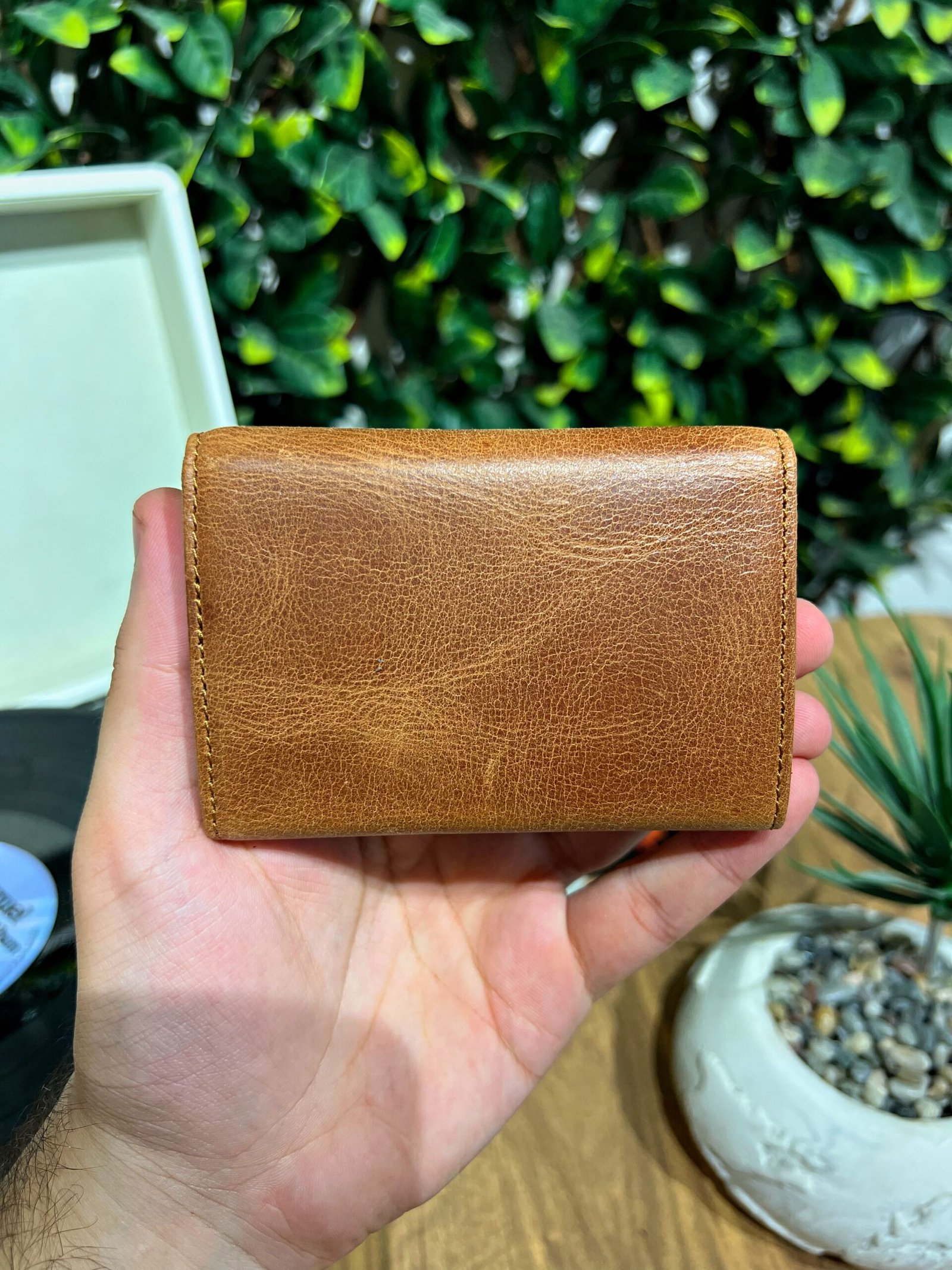 Created with RNI Films app. Profile 'None' Akordiyon Kartlık Hakiki Deri Taba 1063