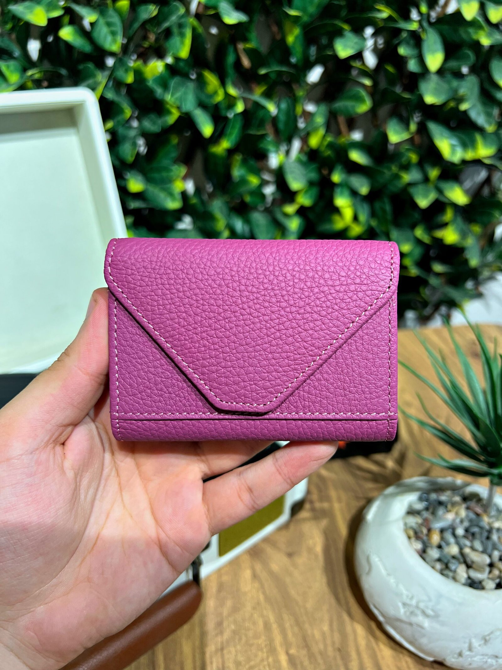 Created with RNI Films app. Profile 'None' Akordiyon Kartlık Hakiki Deri Pembe 1063