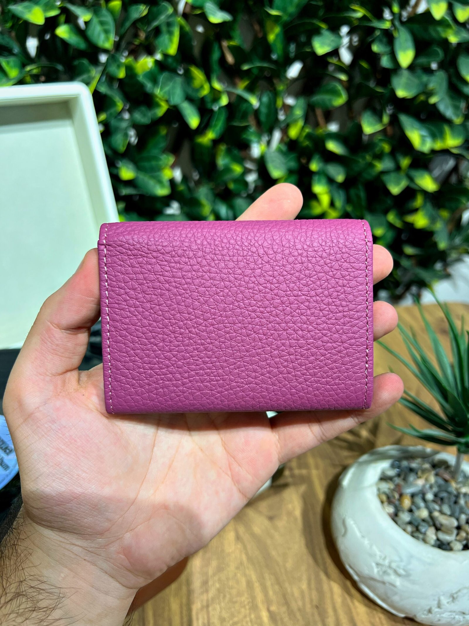 Created with RNI Films app. Profile 'None' Akordiyon Kartlık Hakiki Deri Pembe 1063