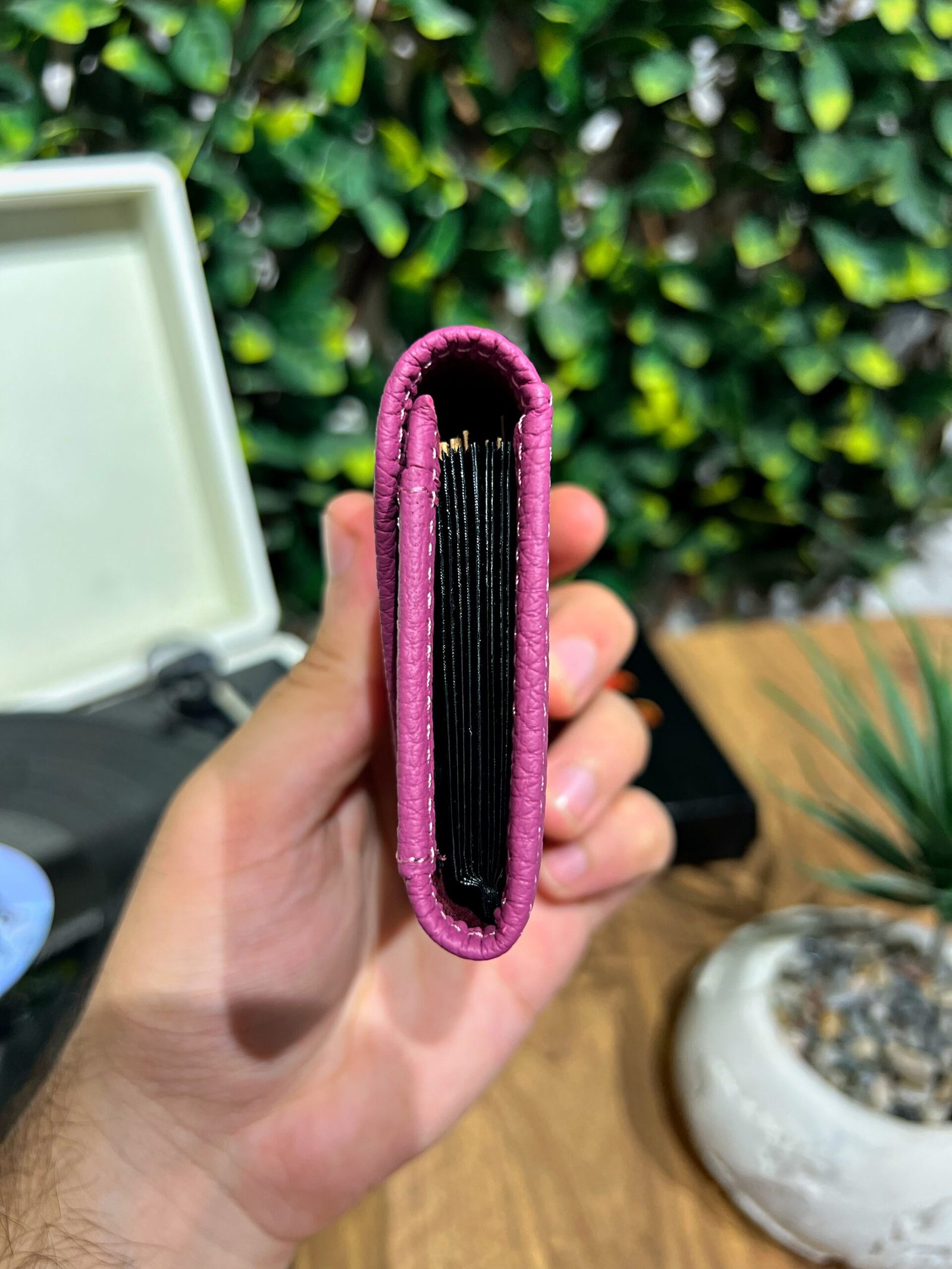 Created with RNI Films app. Profile 'None' Akordiyon Kartlık Hakiki Deri Pembe 1063