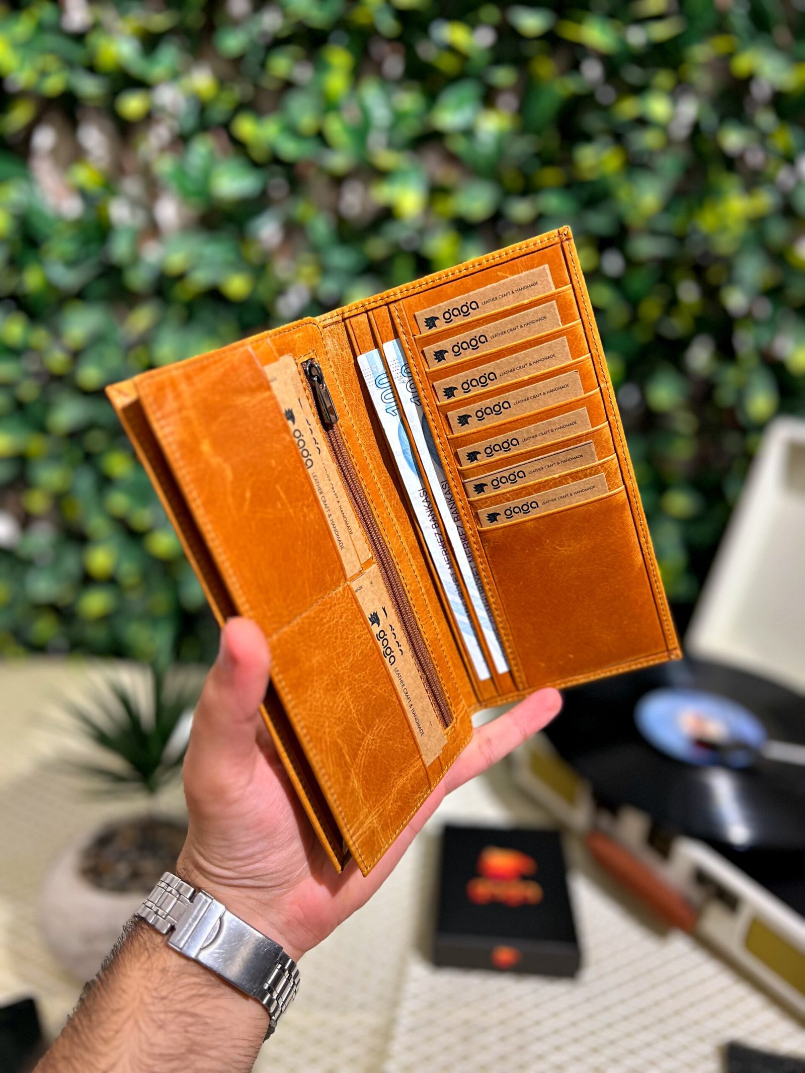 Created with RNI Films app. Profile 'None' Kapaklı Telefon Bölmeli Hakiki Deri Cüzdan Taba 1453