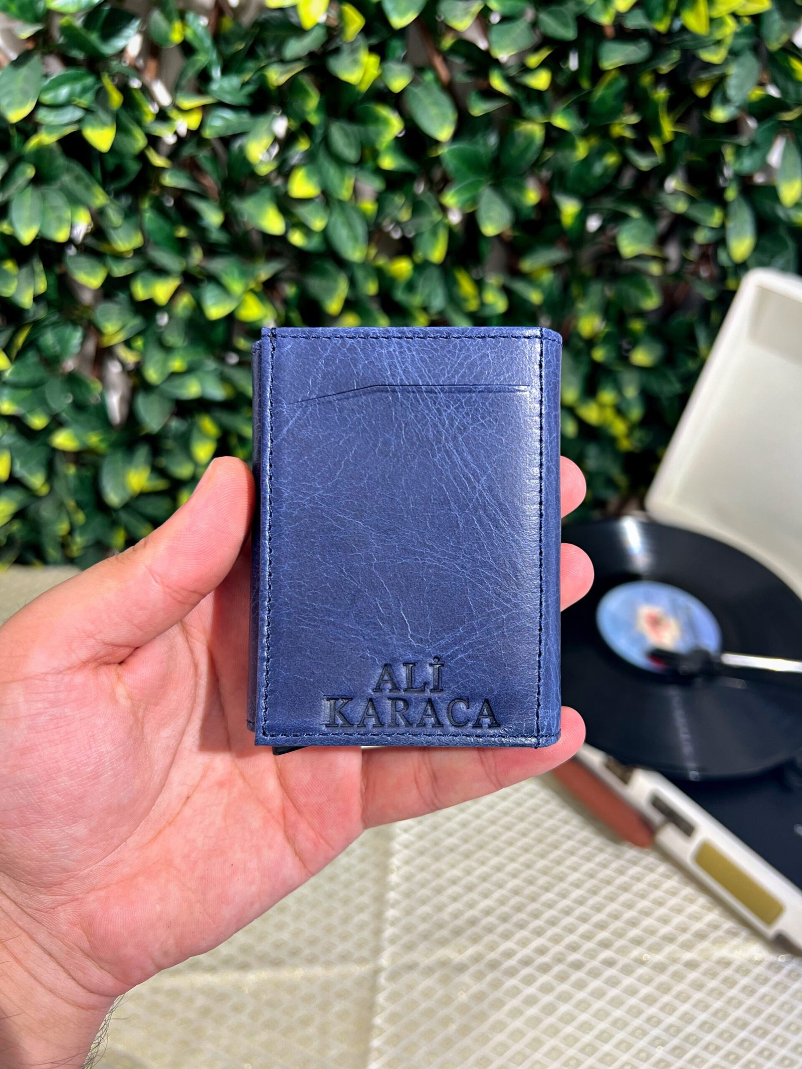 Created with RNI Films app. Profile 'None' Mekanizmalı Cüzdan Hakiki Deri Mavi 1001