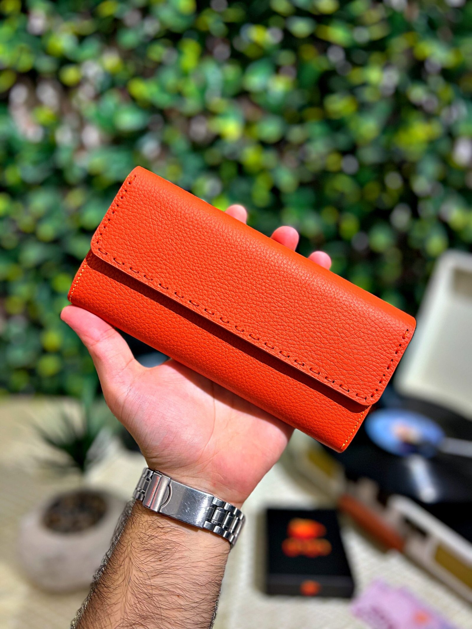 Created with RNI Films app. Profile 'None' Saraciye Dikişli Cüzdan Hakiki Deri Turuncu 1022