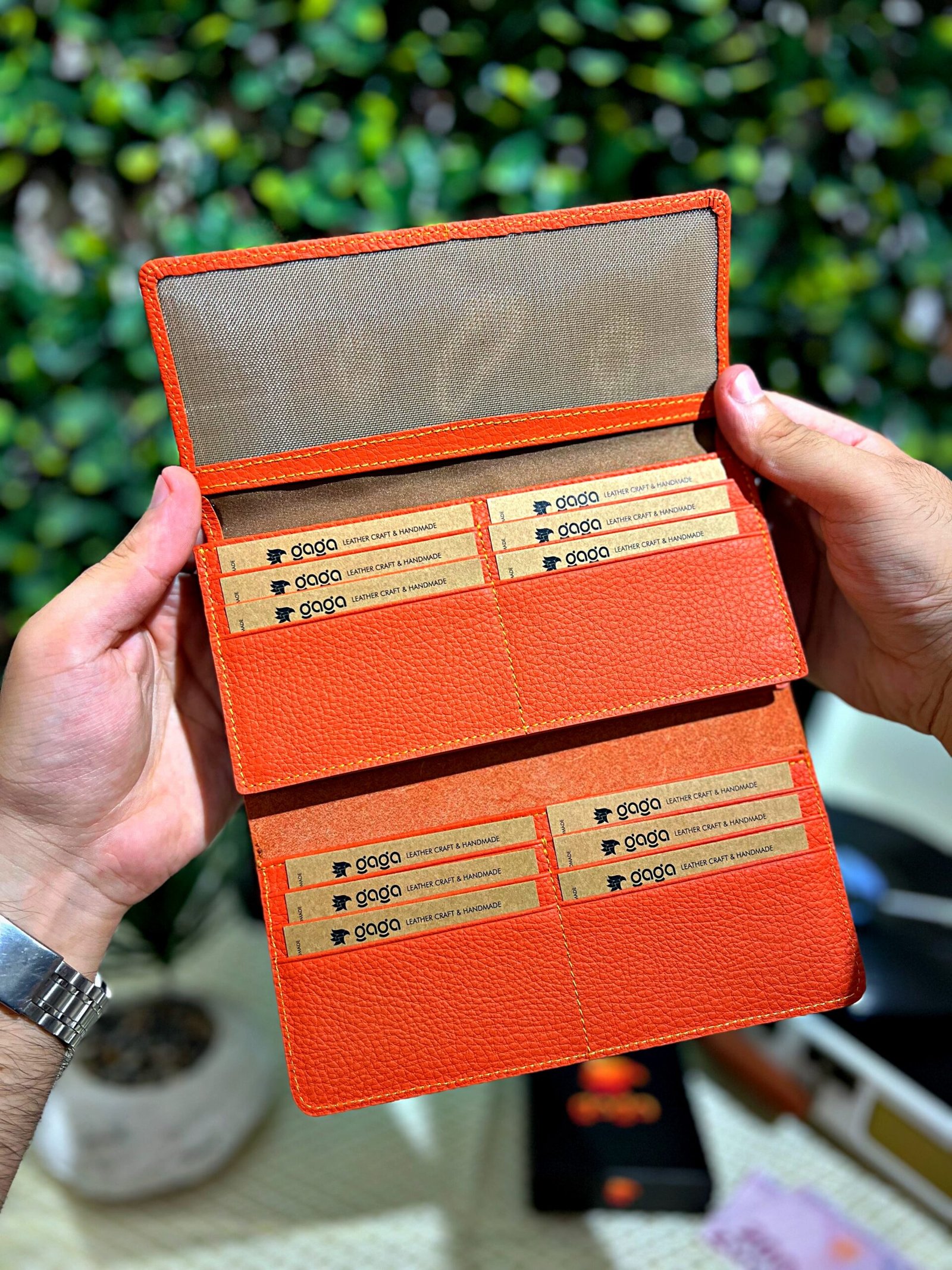 Created with RNI Films app. Profile 'None' Saraciye Dikişli Cüzdan Hakiki Deri Turuncu 1022