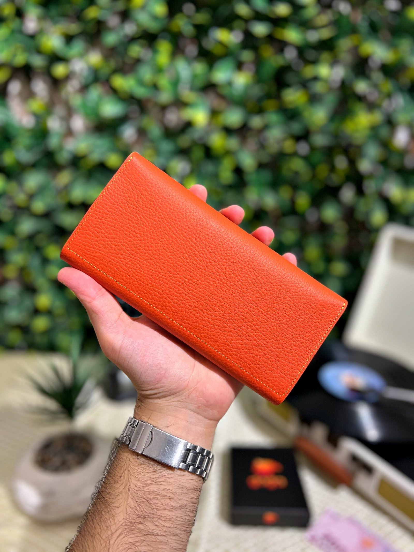 Created with RNI Films app. Profile 'None' Saraciye Dikişli Cüzdan Hakiki Deri Turuncu 1022