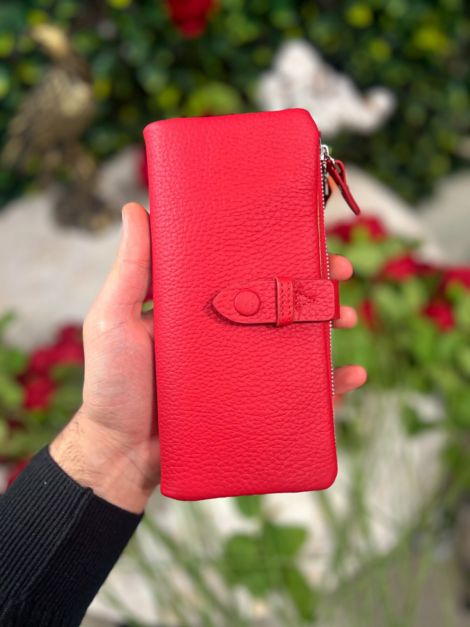 Created with RNI Films app. Profile 'None' Fermuarlı & Mıknatıslı Kadın Cüzdan Kırmızı 1088