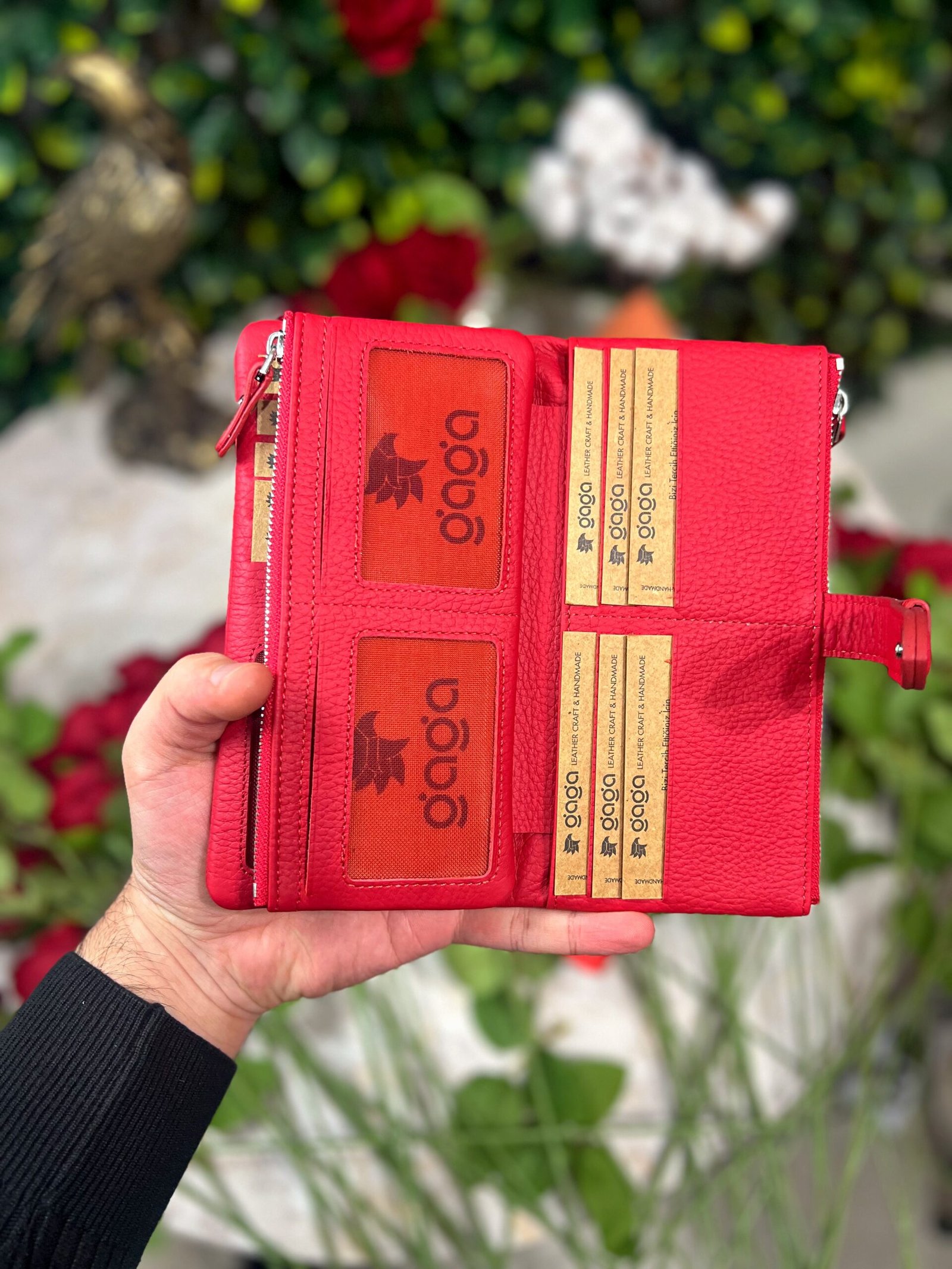 Created with RNI Films app. Profile 'None' Fermuarlı & Mıknatıslı Kadın Cüzdan Kırmızı 1088