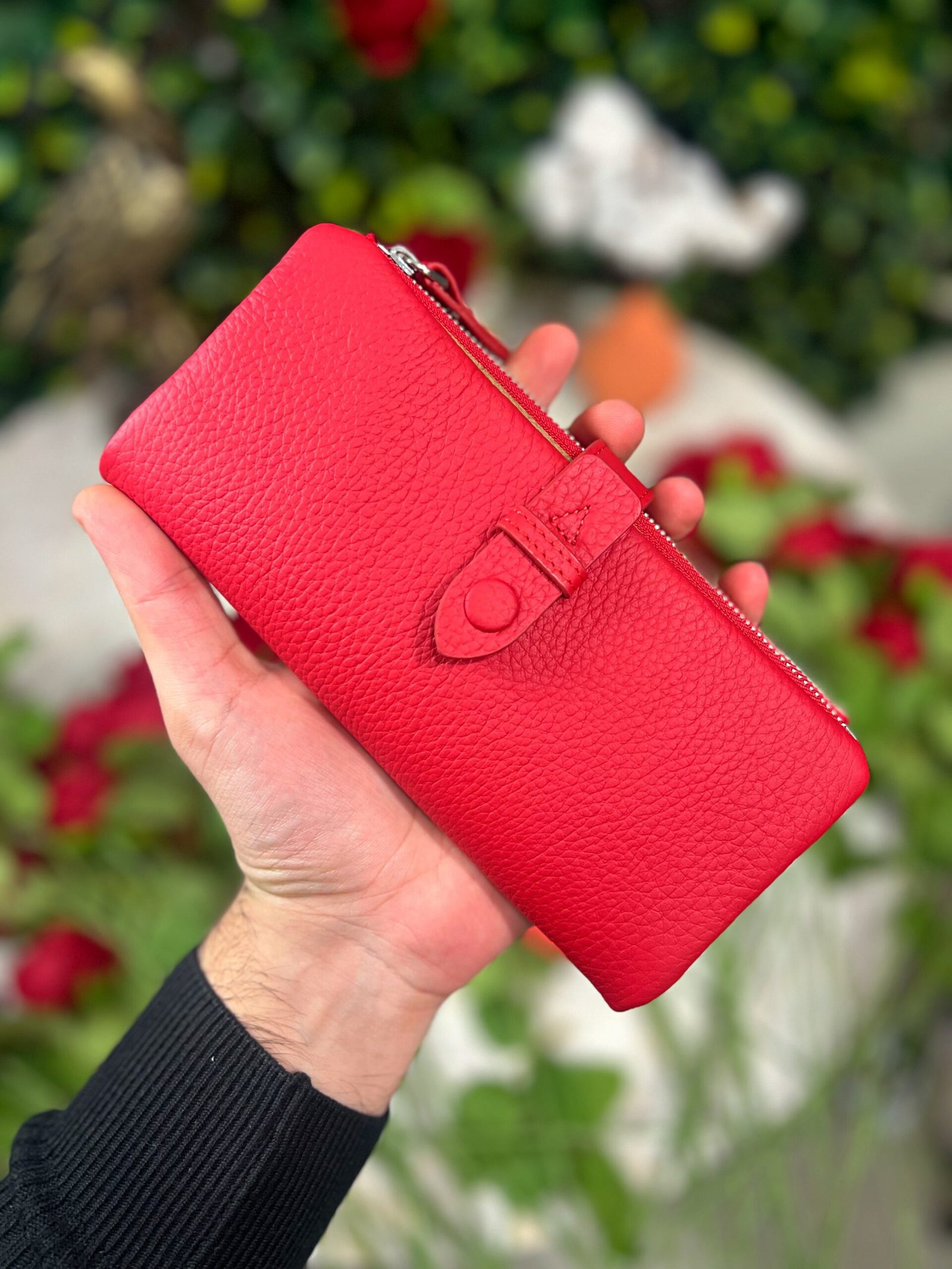 Created with RNI Films app. Profile 'None' Fermuarlı & Mıknatıslı Kadın Cüzdan Kırmızı 1088