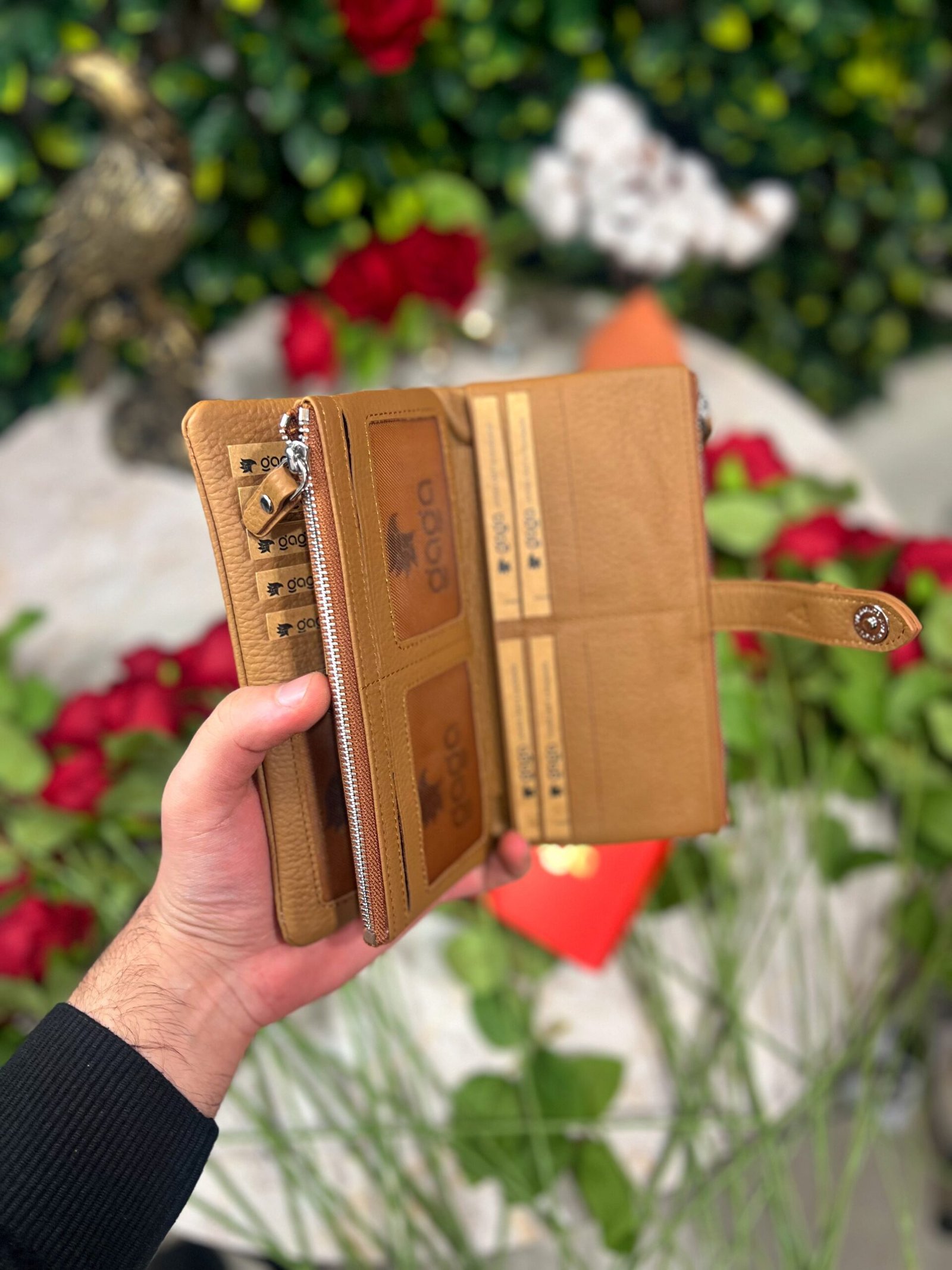 Created with RNI Films app. Profile 'None' Fermuarlı & Mıknatıslı Kadın Cüzdan Camel 1088