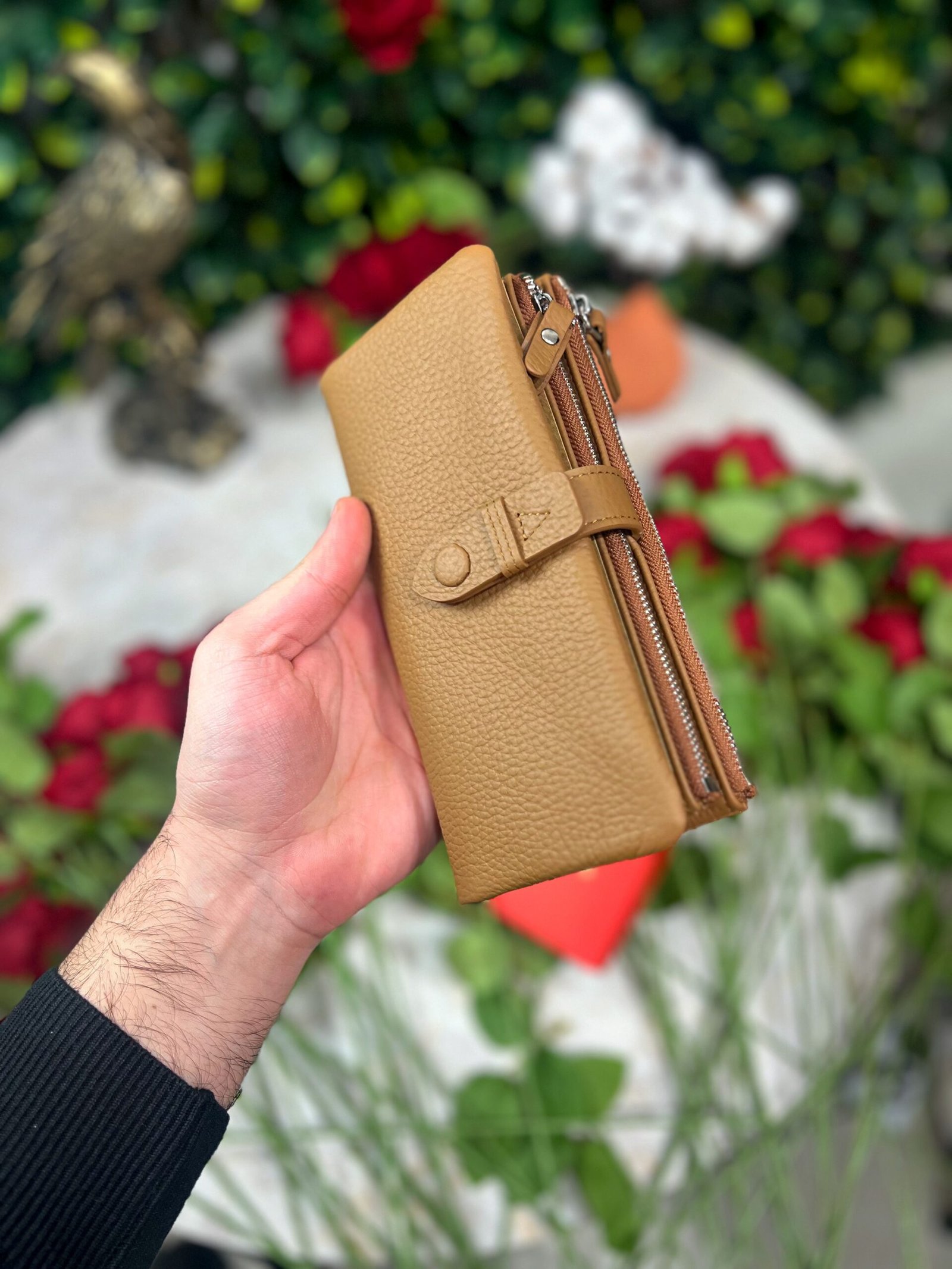 Created with RNI Films app. Profile 'None' Fermuarlı & Mıknatıslı Kadın Cüzdan Camel 1088